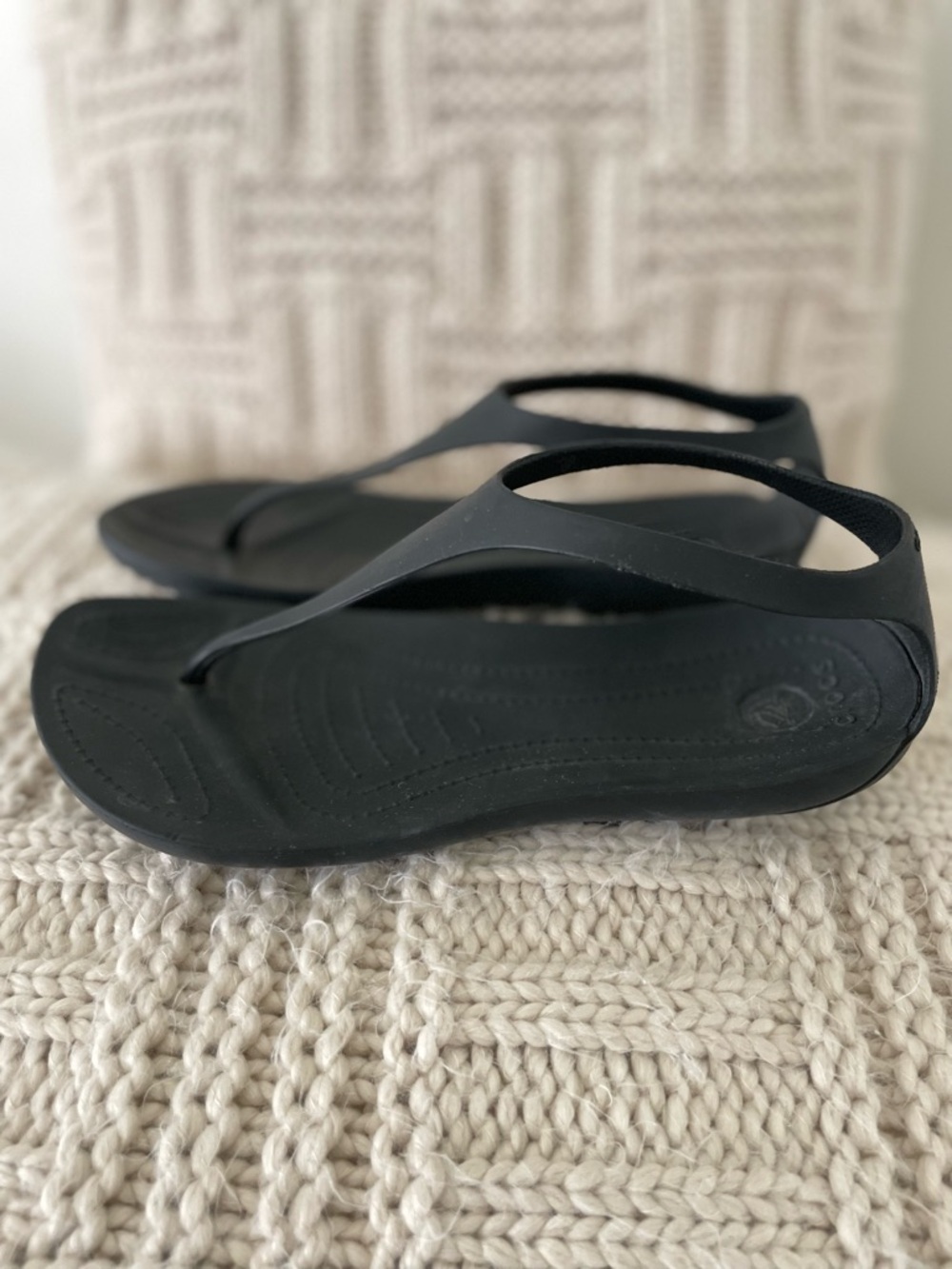 CROCS Sexi Serena Size 8 Black Sandals Flip Flop Slingback - Picture 2 of 6